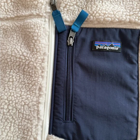Patagonia Cream and Navy Fleece Vest - Picture 2 of 5